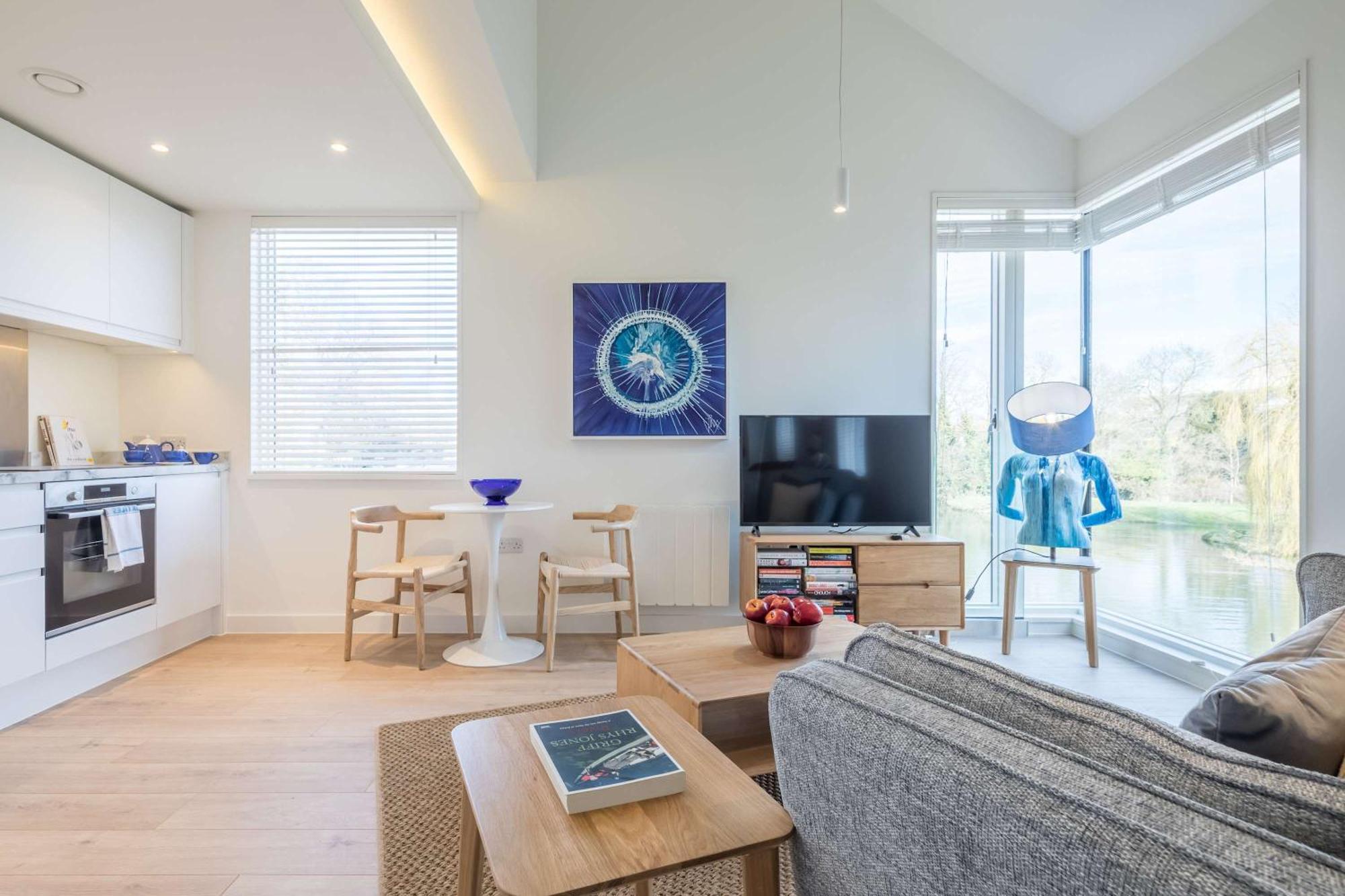 Apartment Luxury Riverside Views & Parking